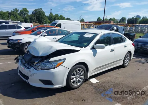 2017 Nissan Altima 2.5 S z USA, uszkodzony, nr VIN 1N4AL3AP5HC254442